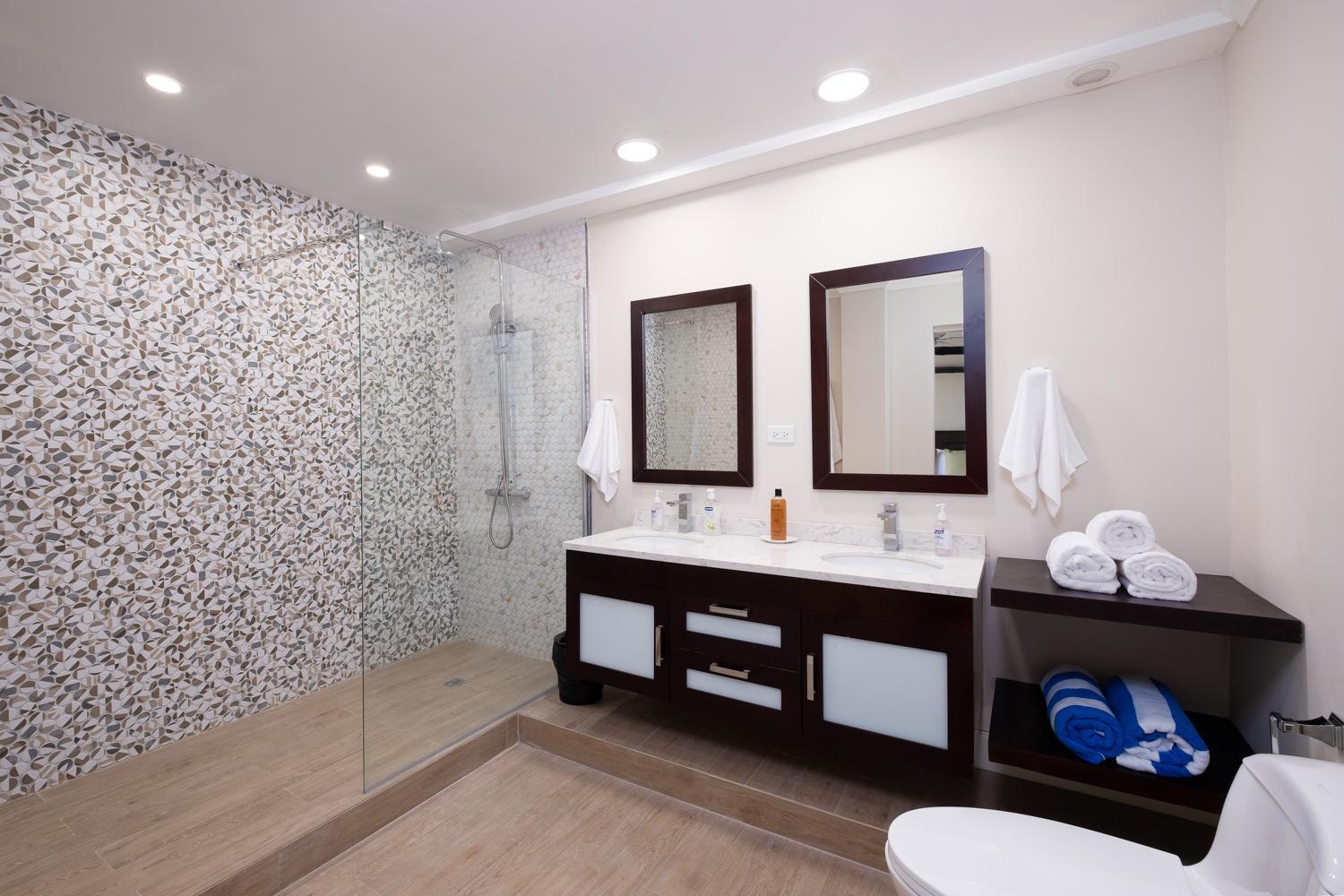 Jamaica Time Driftwood At Sea Palms 3Br 3Ba Condo In Ocho Rios With Pool And Beach Front With Views Only 10 Mins From Ochi Intl Airport Direct Flight From Miami Saint Maryʼs Esterno foto
